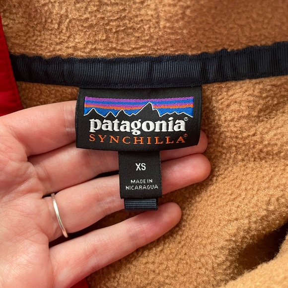 Women’s XS Patagonia Brown and Red Synchilla Sweater - Picture 3 of 3
